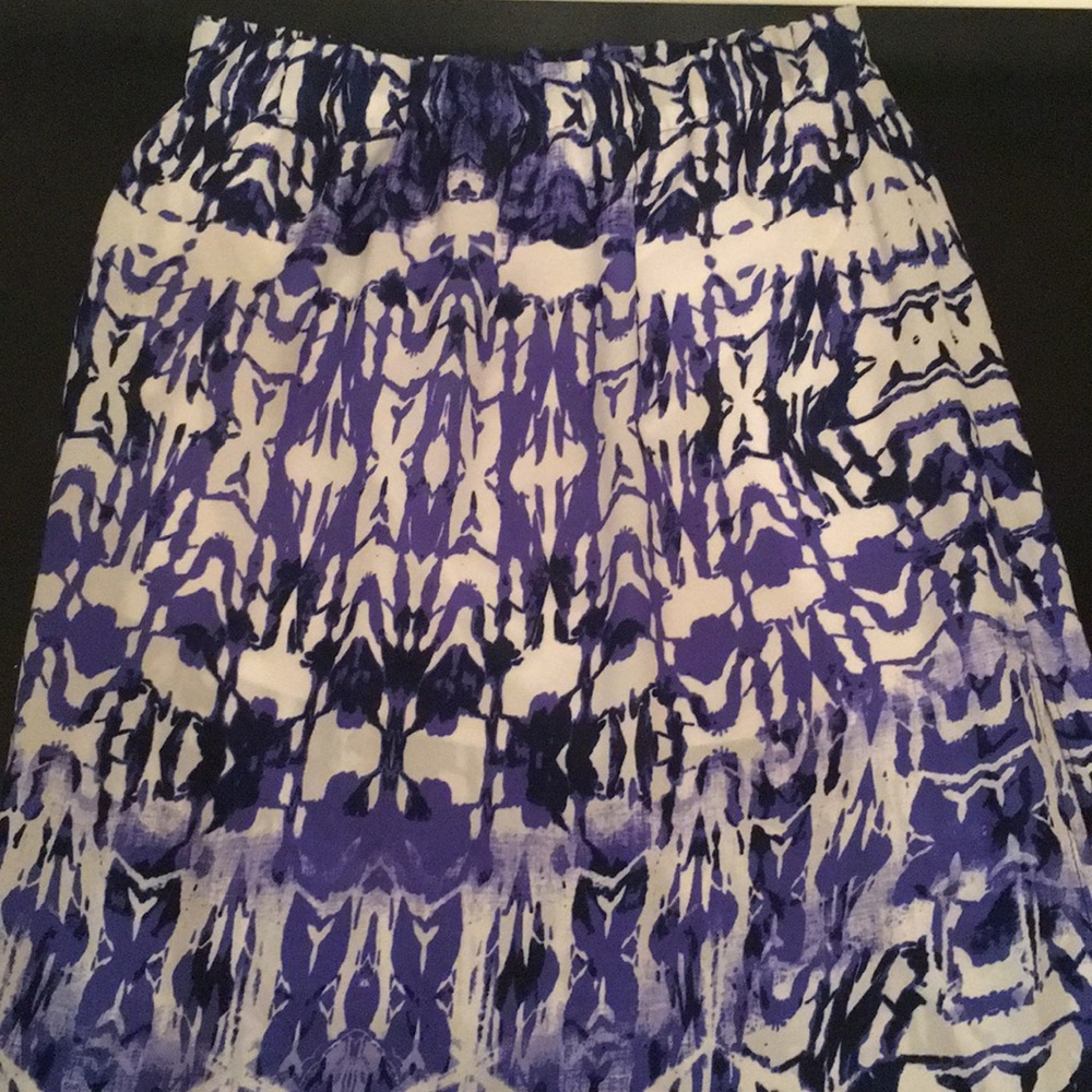 Long skirt with slit